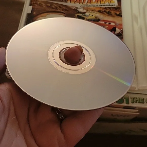 Cars - MaterNational - Wii Game No Visable Stratches Original Case & Papers - Picture 5 of 5